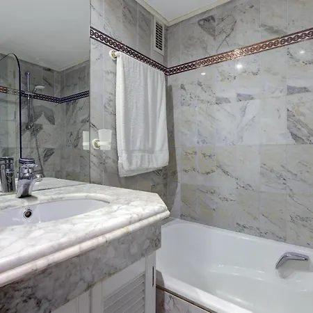 Frontline Paradise Townhouse *