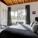 Frontline Paradise Townhouse Holiday home *
