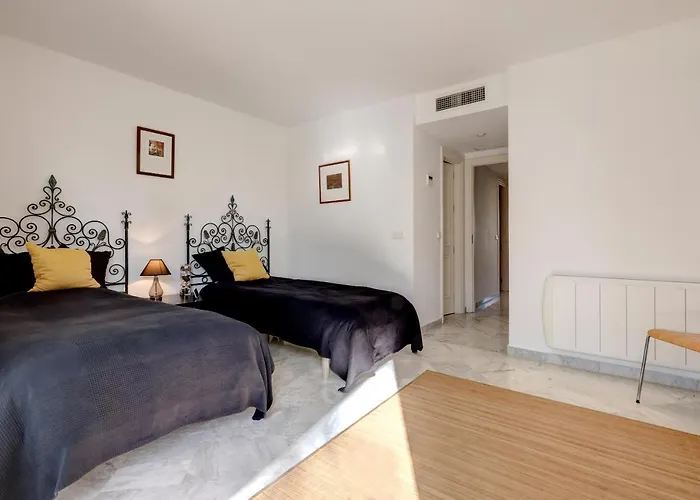 Frontline Paradise Townhouse Ferienhaus Estepona